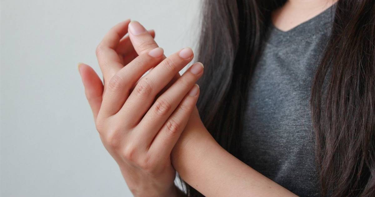 Por qué se duermen las manos y los pies: 7 razones y 2 remedios para aliviarlo