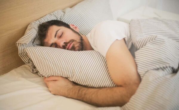 El Peligro de Dormir del Lado Derecho: Consejos y Soluciones