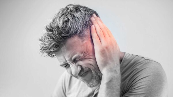 “Tinnitus: Causas del Zumbido en los Oídos, Soluciones Efectivas y Cuándo Ver a un Médico”