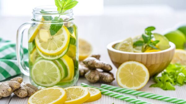 "Cómo Preparar Jugo de Menta, Limón y Jengibre para Mejorar tu Salud y Energía"