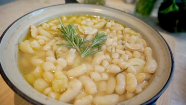 "Frijoles Blancos: El Superalimento para Controlar el Azúcar y Mucho Más"