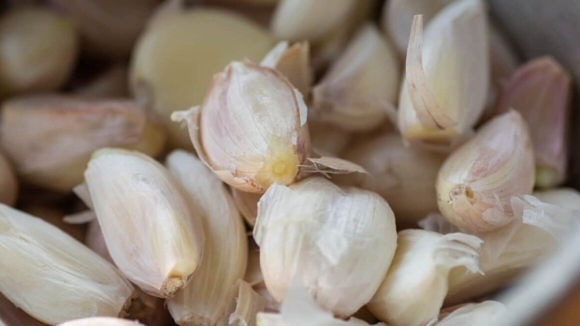 cáscara de ajo