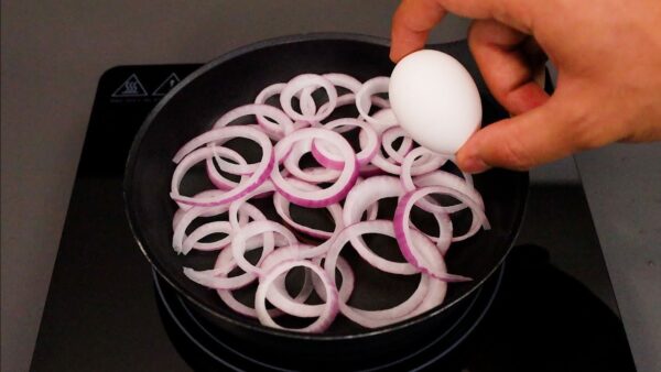 Controla Tu Azúcar en Sangre con Cebollas Rojas y Huevos: Receta, Beneficios y Precauciones