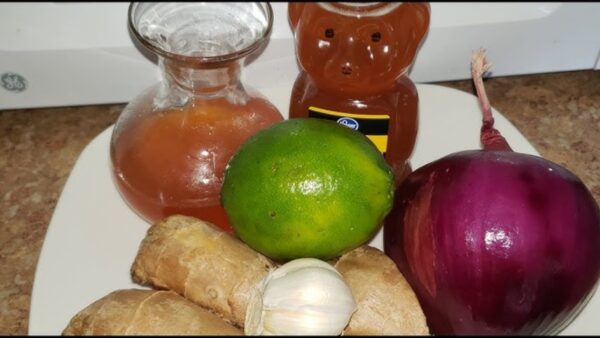 "Miel, Limón, Cebolla, Ajo y Jengibre: Un Poderoso Remedio Natural que Debes Probar"