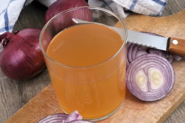 "Té de Cebolla y Canela: La Bebida Milagrosa para Cuidar Tu Salud"