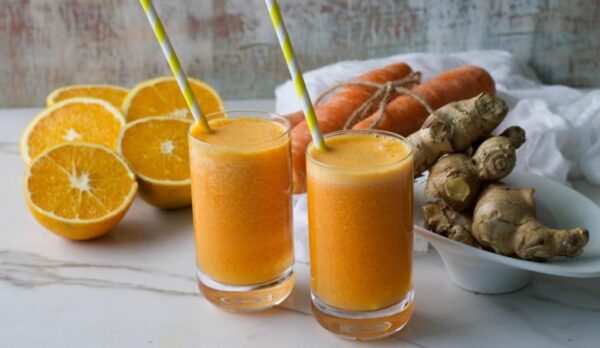 "Jugo de piña, cúrcuma, zanahoria y limón para fortalecer el sistema inmunológico"