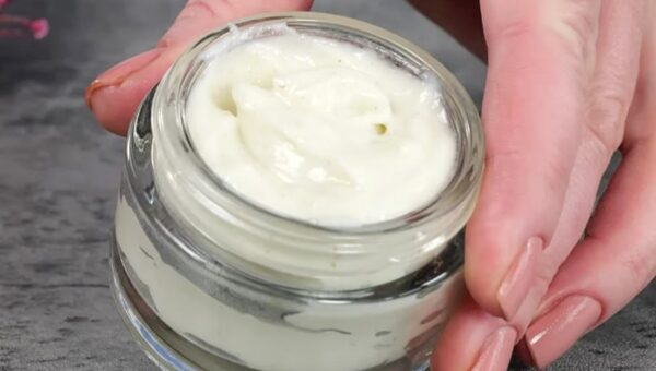 Mascarilla Casera con Vaselina y Maicena: Rejuvenece tu Rostro