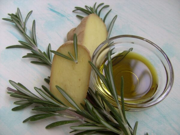 Romero y Jengibre para Crecer el Cabello: Uso Correcto y Beneficios Reales