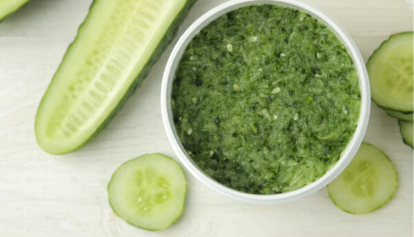 Mascarilla casera de pepino y aloe vera para manchas y arrugas