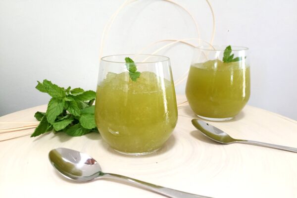 Jugo de hierbabuena y limón: beneficios, propiedades y cómo prepararlo